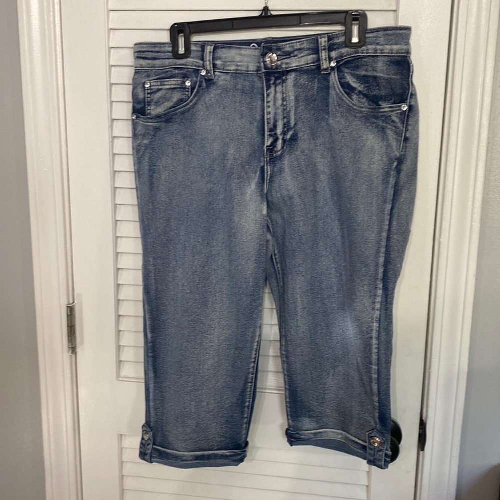 Short jeans pants Size 16 brand Kaba inseam 17 Rise 11 1/2